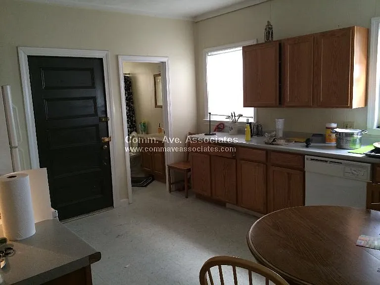 88 Gardena St — Photo 4