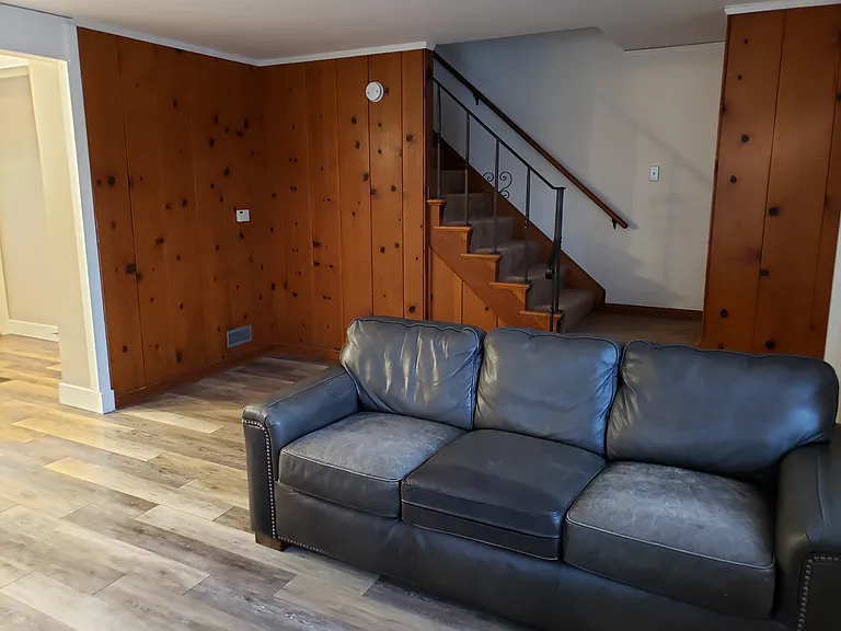 827 Beach Ave — Photo 4