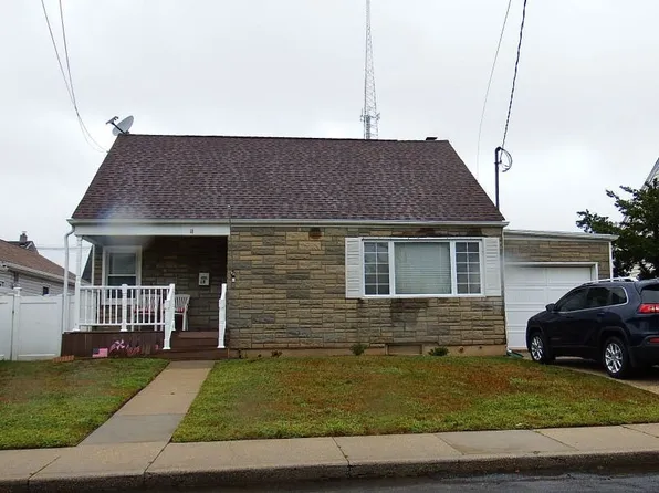 18 President St, Freeport, NY 11520