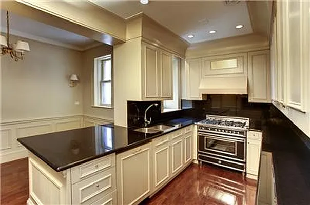 Rented by Domus Realty | media 14