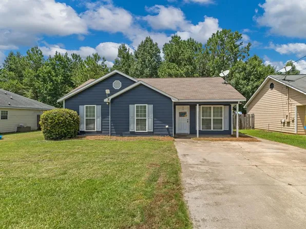 484 Mill Pond Dr, Phenix City, AL 36870