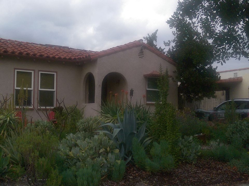 1st image of 223 W Ash Ave