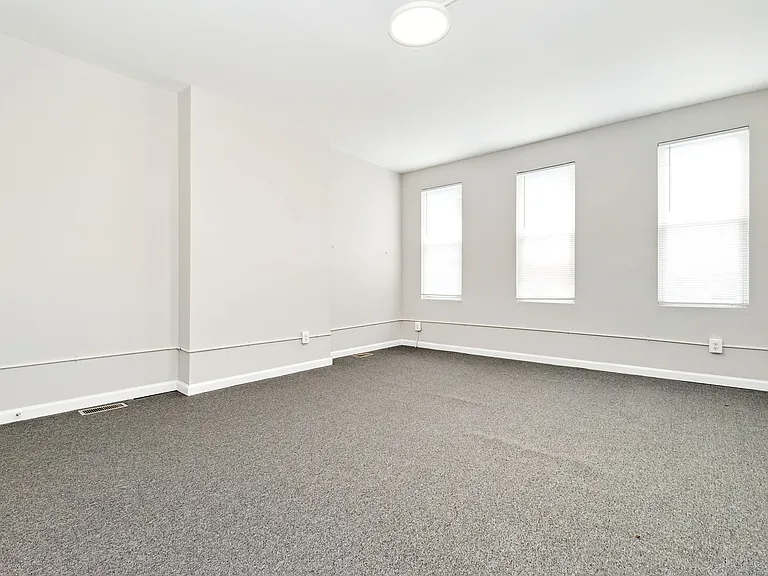 1418 N Eden St — Photo 11