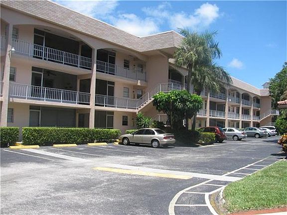 2nd image of 501 Blue Heron Dr APT 304