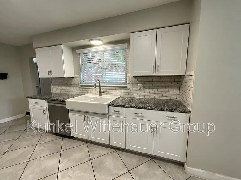 7911 W Main St — Photo 15