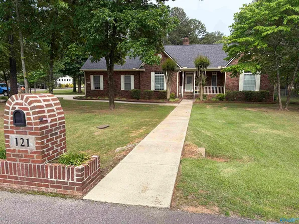 121 Honey Brook Dr, Toney, AL 35773