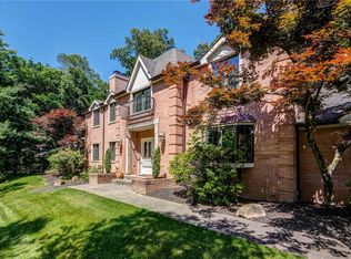 417 Windmere Dr, Pittsburgh, PA