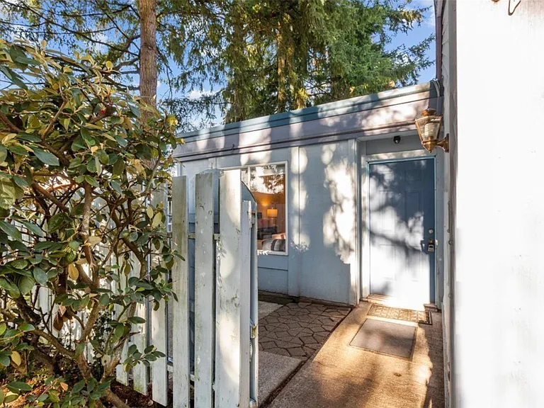 4308 NE Sunset Blvd #D-4 — Photo 15