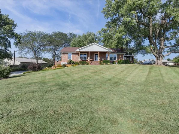 33302 E Hammond Rd, Lone Jack, MO 64070