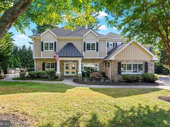 2nd image of 1009 W Wind Ct