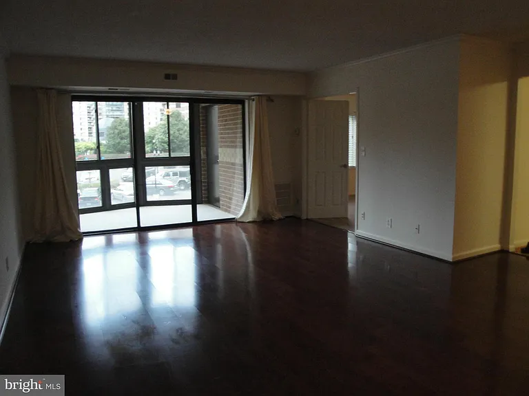 8360 Greensboro Dr #203 — Photo 6