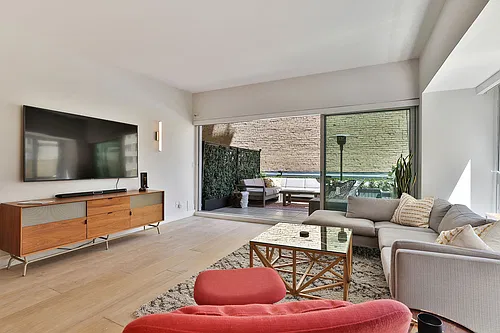 Stunning & Bright 1BD/1BA Doorman Condo w/ City Views, Large Private Patio, In unit Lndry. & Pkg.... — Photo 3