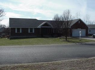 1815 E Timber Ridge Dr, Sedalia, MO 65301