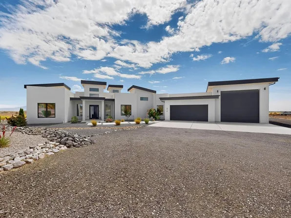 816 Villa Rd SE, Rio Rancho, NM 87124