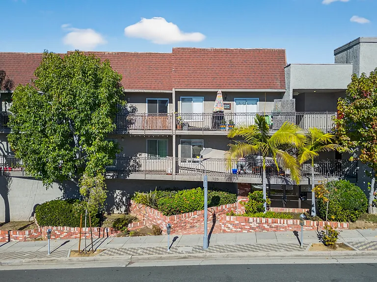 1125 Pico Blvd — Photo 30