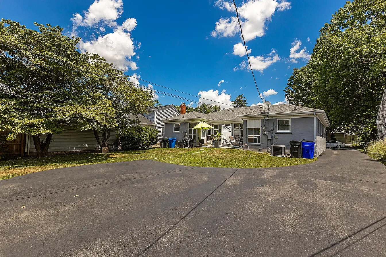1 bed, $1,050 — Photo 2