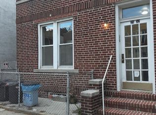 25-32 34th St #1F, Astoria, NY 11103