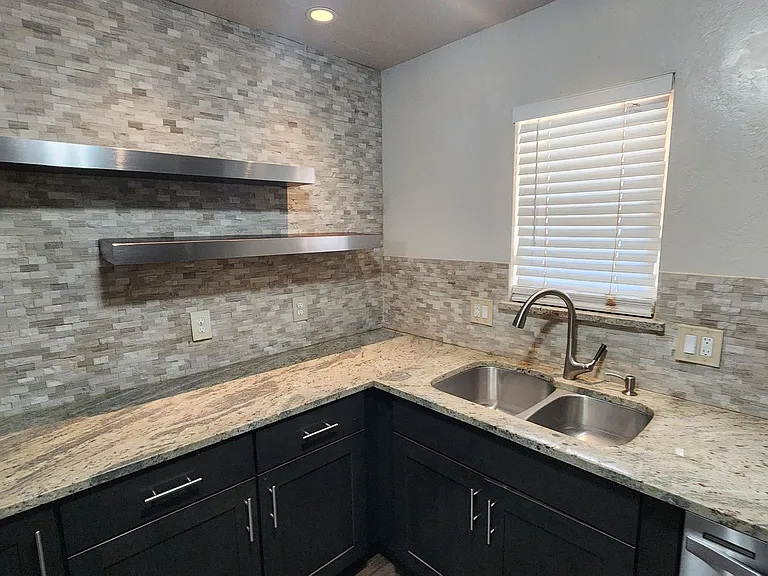 119 W Clegern Ave — Photo 7