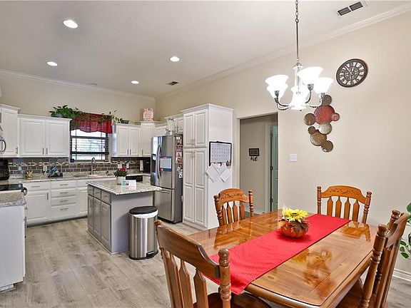 4th image of 7017 Waterway Ln