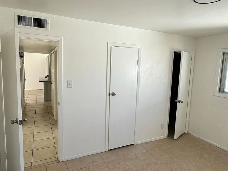 5861 Swallow Ln — Photo 7