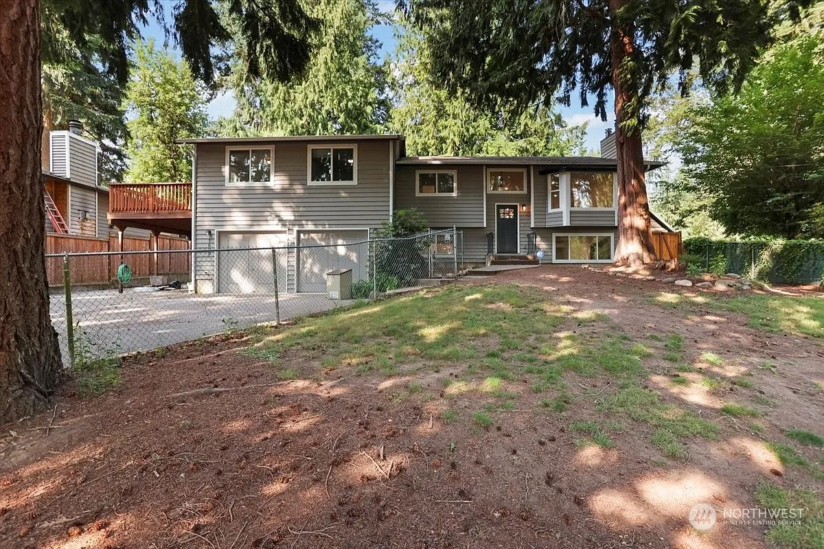 5609 195th Avenue E photo 1