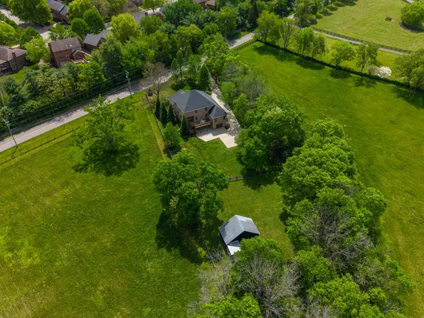 5085 Keene Rd, Lexington, KY 40513