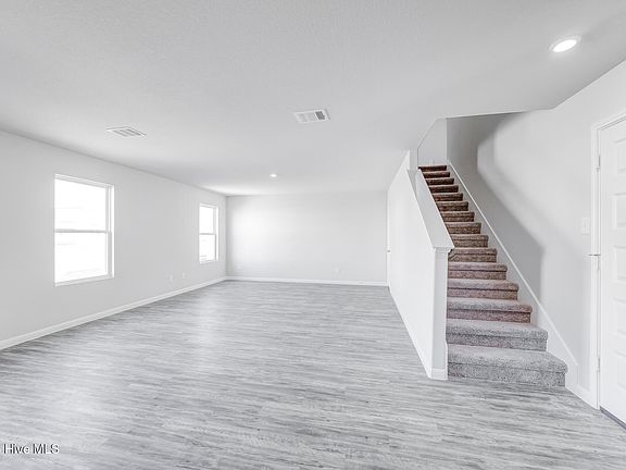 5th image of 610 N Caswell Street