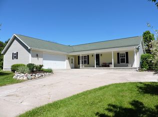 875 E Chippewa River Rd, Midland, MI 48640