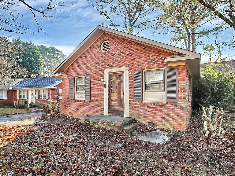 3728 Dresden Dr E — Photo 1