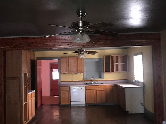 5th image of 310 W Pine St