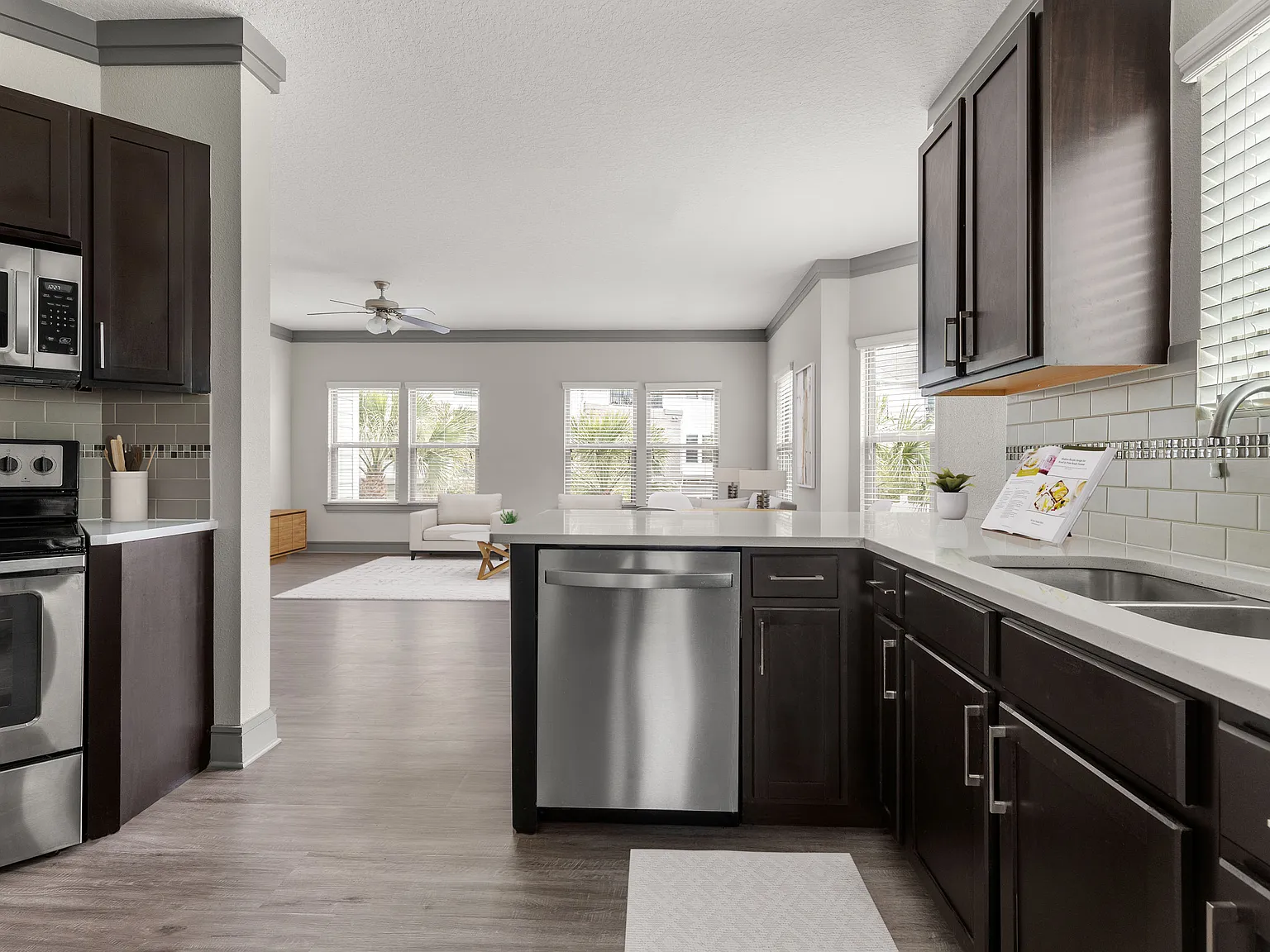 Luxe Lakewood Ranch — Photo 2