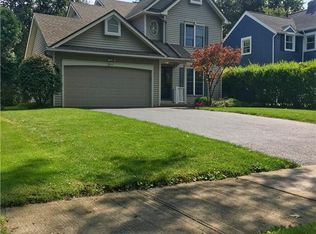 78 Torrington Dr, Rochester, NY 14618