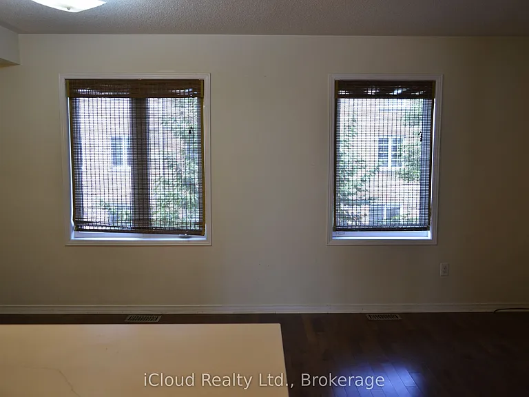 319 Aspendale Cres #MAIN — Photo 3