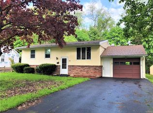 420 Homestead Dr, Utica, NY 13502