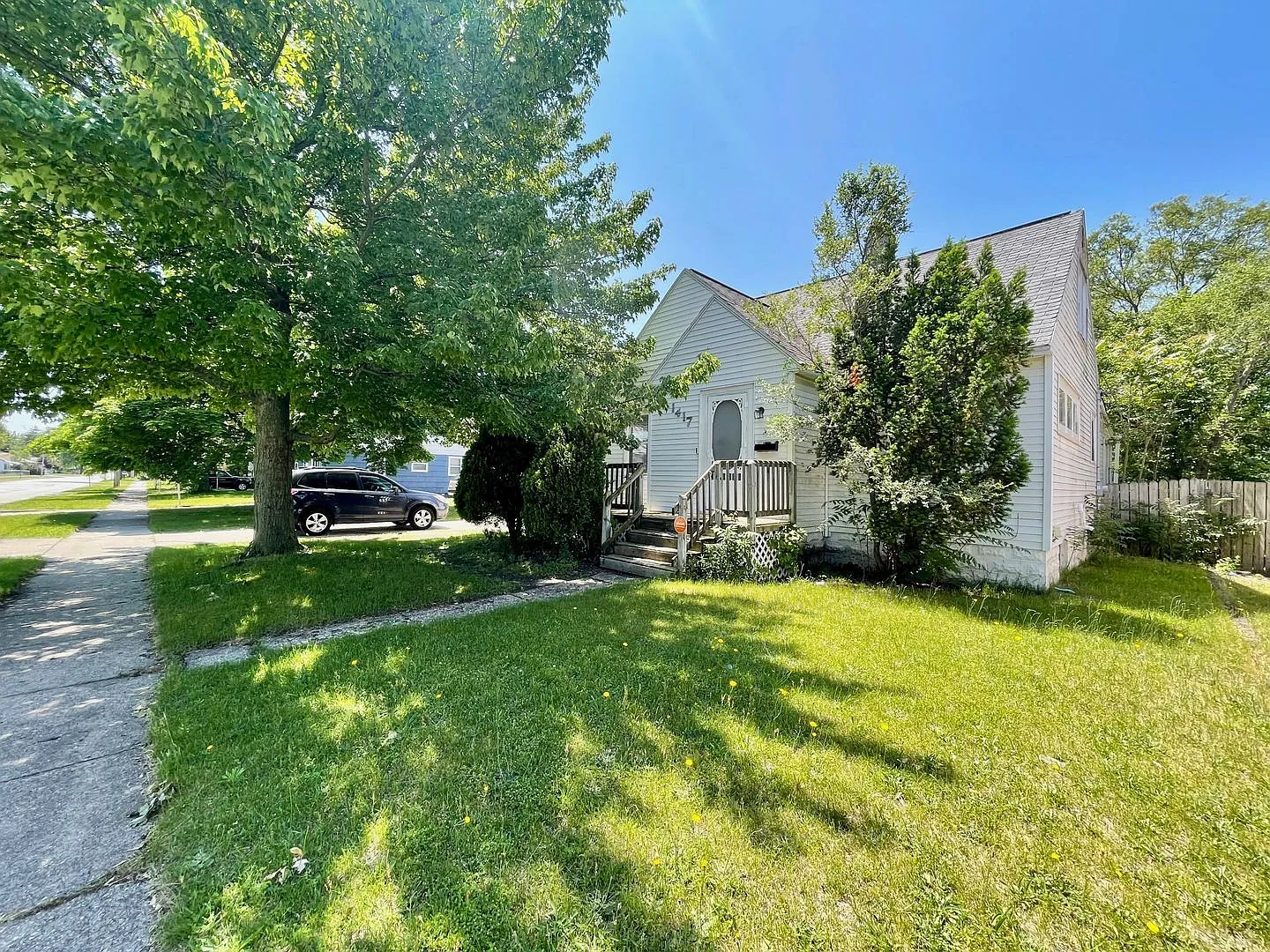 3 bed, 1.0 bath, 1092 sqft, $1,395 — Photo 1