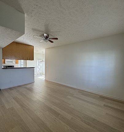 2nd image of 419 Tulane Ct