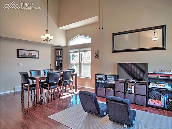 Spacious Living Room/Dining Room area