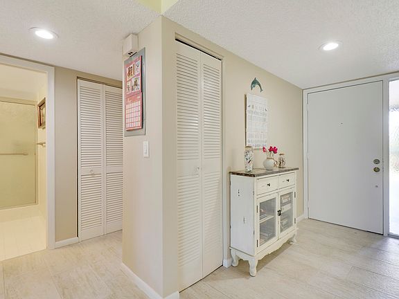 5th image of 5701 Fairway Park Drive #202