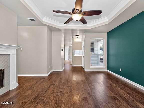 5th image of 105 Darlene Dr