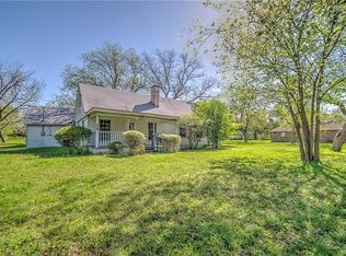 509 Kaufman St, Forney, TX 75126