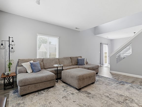 4th image of 759 Mountain Pine Dr