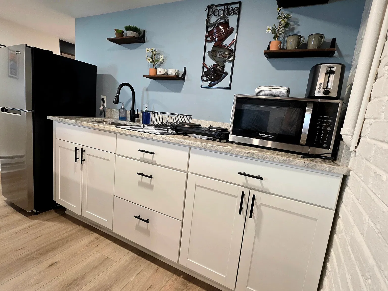 1 bed, 1.0 bath, 650 sqft, $1,145 — Photo 3