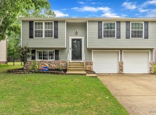 76 Foxcroft Dr, Hamburg, NY 14075