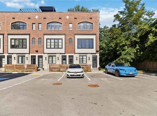 405 Plains Rd E #25, Burlington, ON L7T2C9