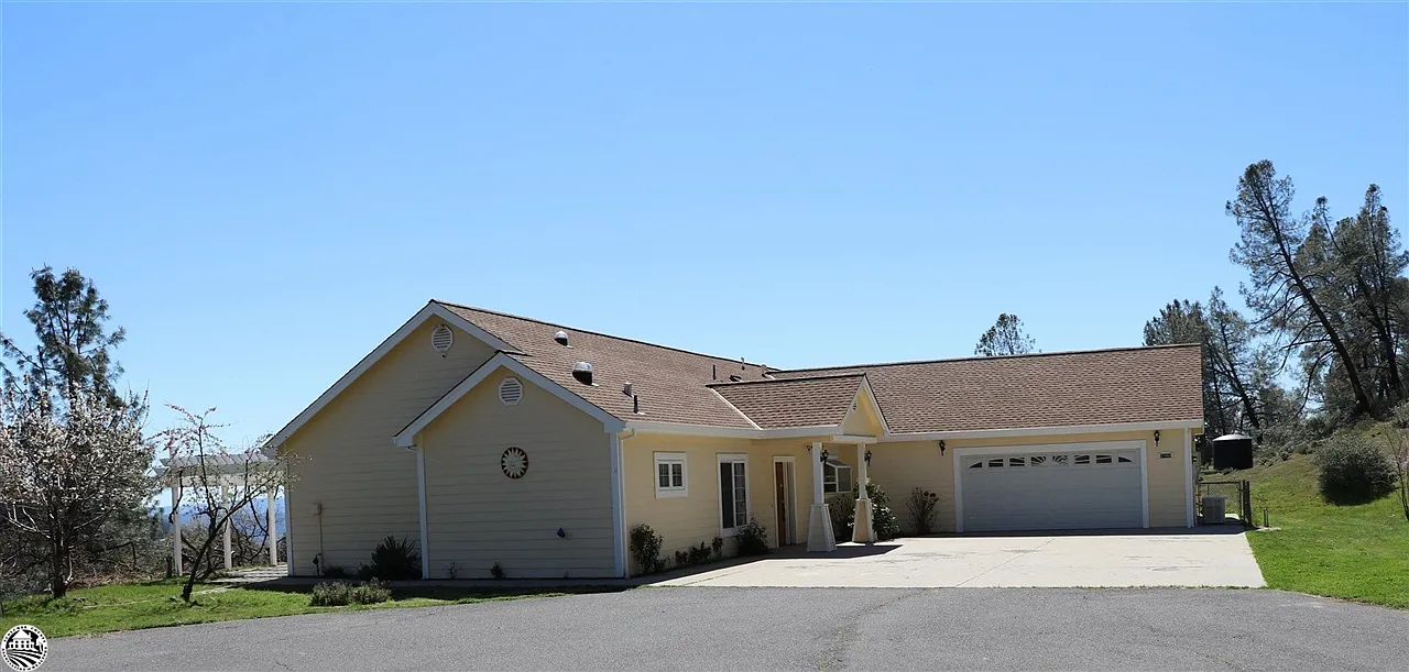 21949 Freedom Way photo 1