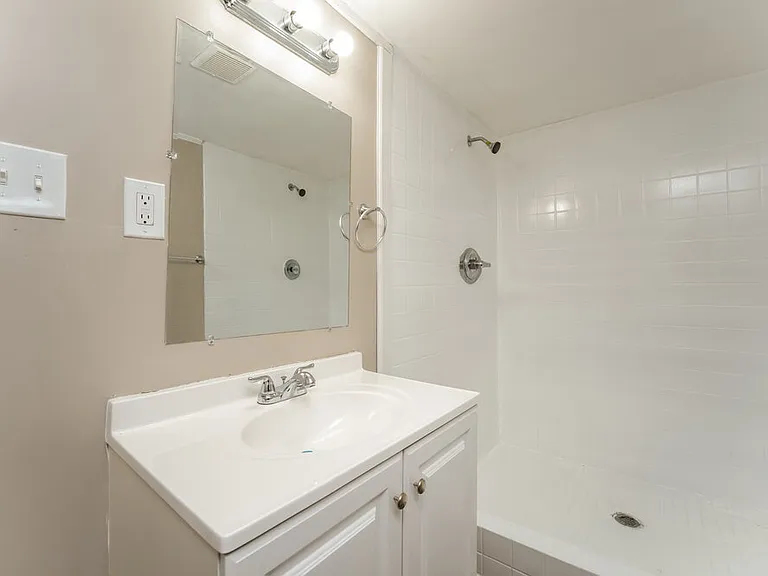 4996 Sheila Ln — Photo 10
