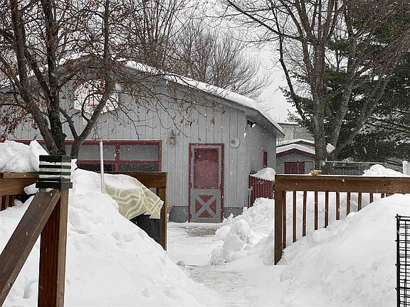 3rd image of 1627 Longyear Ave