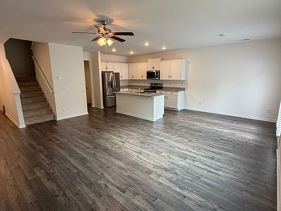 4th image of 1004 King Iron Dr