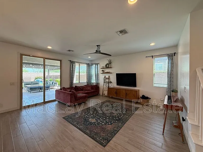 10312 E Revolution Dr — Photo 8