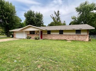 201 Carlton St, Springdale, AR 72762